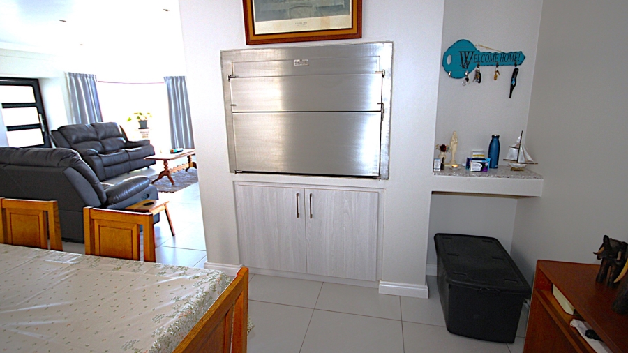 4 Bedroom Property for Sale in Monte Christo Western Cape